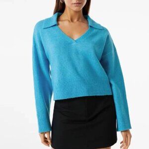 Soft Sky Blue Collared Knit Sweater – Cropped V-Neck Pullover with Ribbed Hem